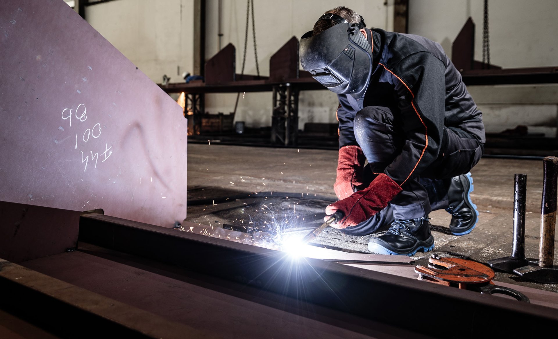 Protective_clothing_metal_steel