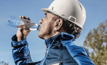 Stay Comfortable in Protective Clothing During Summertime-1